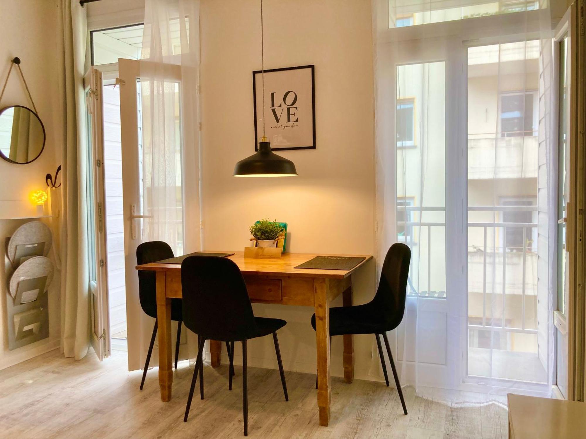 Living At Saarpartments - Adultsonly - Business & Holiday Homes With Kitchen For Long- And Short Term Stay, 3 Min To St Johanner Markt And Points Of Interest Saarbrücken Eksteriør billede